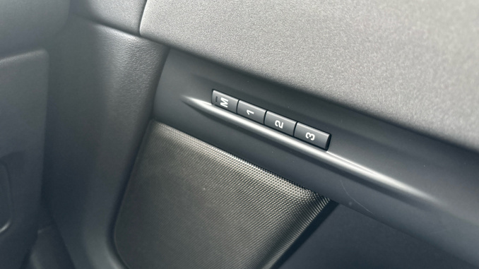 Land Rover Range Rover Evoque 2.0 D200 Hoxton Edition 5dr Auto Diesel Hatchback - Image 45